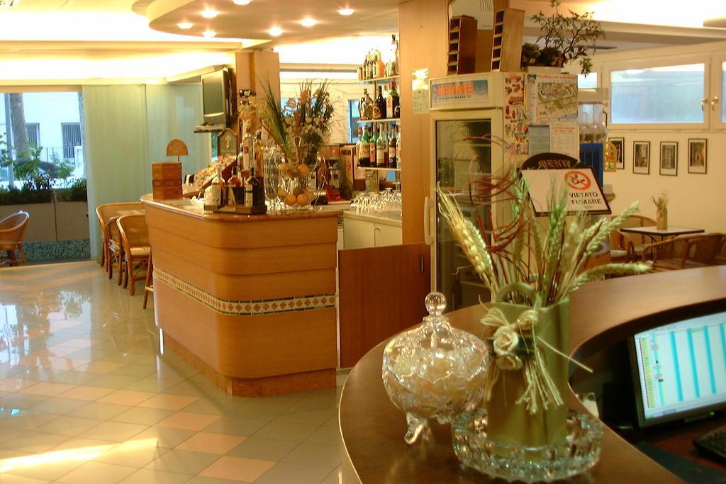 Hotel Kadett Rimini Ngoại thất bức ảnh